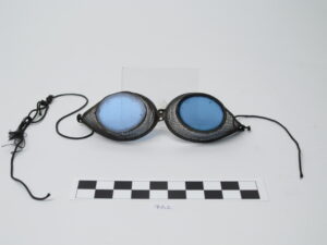 Wire mesh 'cinder' goggles